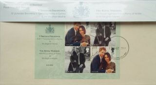 Gb 2018 Presentation Pack Royal Wedding Prince Harry & Meghan Windsor Castle Cds