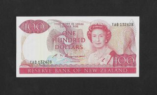 Aunc Sign.  Russell 100 Dollars 1985 Zealand England