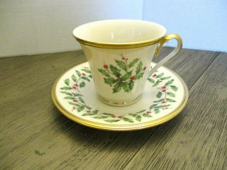 Lenox Holiday Bone China Gold Trim Christmas Holly Berry Cup And Saucer