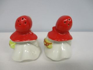 PAIR VINTAGE HULL LITTLE RED RIDING HOOD 3 1/4 
