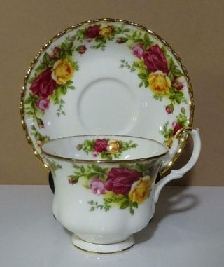 Royal Albert England Old Country Roses Tea Cup And Saucer England Minty