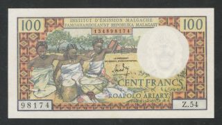 Madagascar 100 Francs 1966 Unc P57a