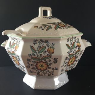 Large Ceramic Footed Soup Tureen With Ladle Ray Control