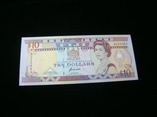 Fiji 1992 $10.  00 Banknote Gem Unc.  Pick 94