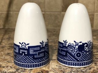 Churchill Of England Blue Willow Salt & Pepper Shakers With Stoppers Ships