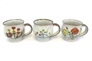 Set Of 3 Vintage Speckled Stoneware Mugs Cups Pedestal Floral Wild Flower