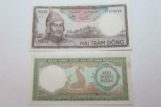 Vtg Set/2 200 Hai Tram Dong & 20 Hai Muoi Dong Currency / Paper Money Bank Notes