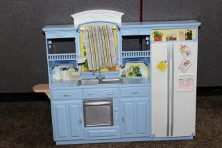 Mattel Barbie Doll Kitchen Room Furniture Stove Sink Refrigerator Set Piece