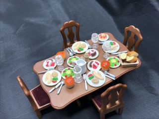 Calico Critters Sylvanian Families DINNER PARTY SET for 4 Epoch UK 4705 3