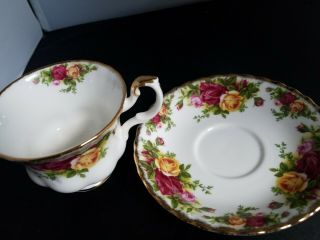 Vintage Royal Albert Old Country Roses Tea Cup & Saucer Set - Made in England 2