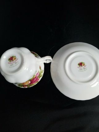Vintage Royal Albert Old Country Roses Tea Cup & Saucer Set - Made in England 3