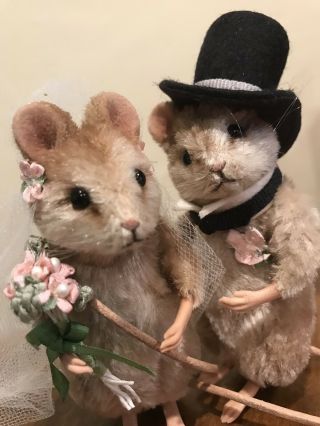 R John Wright Mohair Mice Set Bride and Groom MIB Mouse Sweet 2