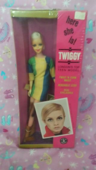 Vintage Barbie Nrfb 1967 Barbie Pal Twiggy Tnt 1185