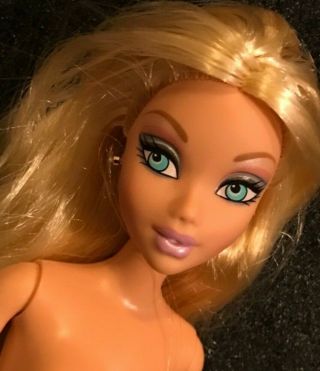 Blonde Barbie Doll - Mattel My Scene W - 28