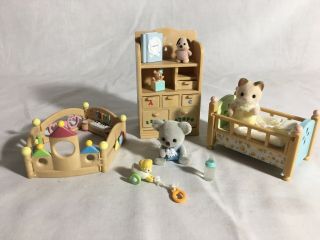 Calico Critters/sylvanian Families Nursery Crib Playpen Dresser Babies