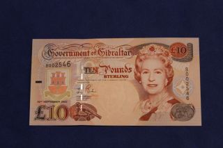 Gibraltar / 10 Pounds 2002 P.  30 Uncirculated (low Serial No: 002546)