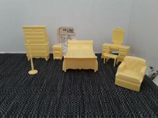 Vtg Marx " Marxie Mansion " Large Scale Dollhouse Furniture - Bedroom Set - Yellow
