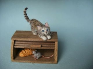 OOAK Dollhouse 1:12 Miniature Tiny Kitten,  Mouse,  Bread Box handmade OREON cat 3
