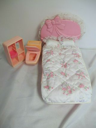 Vintage Barbie Dream Furniture Sweet Roses Bed With Bedding Bath Commode 80 