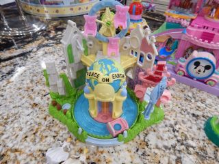 Disney Magical Miniatures Polly Pocket Playset Two Castles Small Wold Peter Pan 2