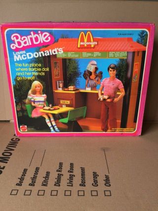 1982 Vintage Barbie Loves Mc Donalds Playset (nrfb)