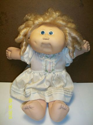 Vintage 1986 (xavier Roberts) Cabbage Patch Doll - Corn Silk Hair In Ringlets