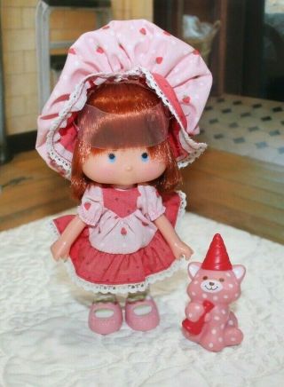 Vintage Kenner Strawberry Shortcake Doll With Custard Party Pleaser Toy