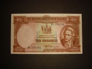 The Reserve Bank Of Zealand Nd (1956 - 1967) 10 Shillings - Ef