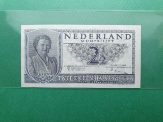 1949 Netherlands 2 1/2 Gulden P 73 Unc