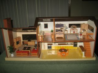 Tomy Smaller Home and Garden Dollhouse & Furniture Homes Doll House 3