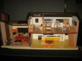 Tomy Smaller Home and Garden Dollhouse Homes Doll House and Furniture 2