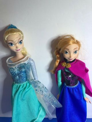 Disney Frozen Princess Elsa & Anna Ice Skating Dolls Sisters 2
