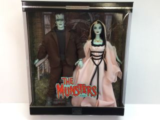 Barbie Collectibles The Munsters Giftset Barbie And Ken Dolls 50544 2001 Nib
