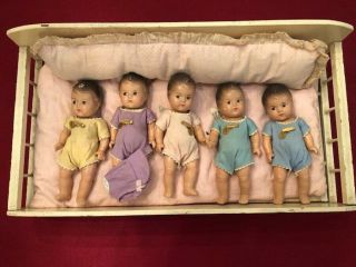 8 " Dionne Quintuplets By Madame Alexander With Bed