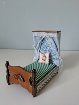 Vintage Dollhouse Miniatures Furniture Wooden Bed 1:12