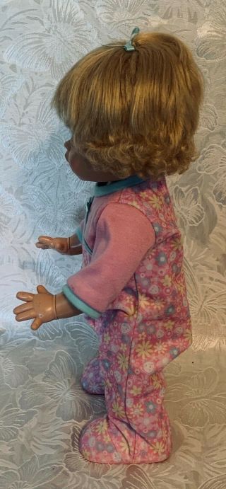 06 Fisher - Price Little Mommy Walk and Giggle Interactive Doll w/ 6 AABatteries 3