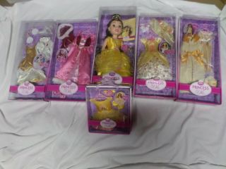 Disney Princess And Me Belle Jewel Edition Doll & 5 Outfits.