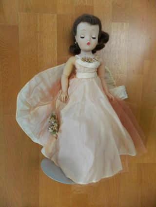 Classic Madam Alexander Cissy 20 " Doll In Ball Gown