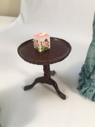 Vintage Dollhouse Miniature Living Room Tilt Top Pie Crust Table