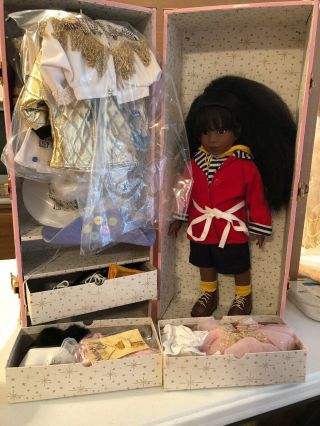 Robert Tonner 18 " Keisha Aa Magic Attic Club Doll In Trunk With 8 Outfits