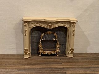Reutter Porzellan Dollhouse Miniatures - Cream Fireplace - Y64 - 1:12 Scale