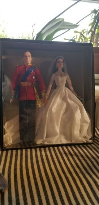 Nrfb Barbie William And Catherine (kate) Royal Wedding Set Collector Gold Label
