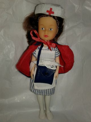 Pleasant Company American Girl Molly Christmas Nurse Doll