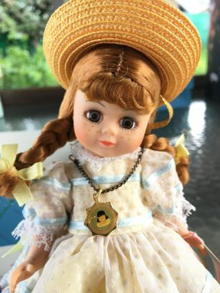 Madame Alexander POLLY PIGTAILS MADC 1990 Club Doll with Stand 3