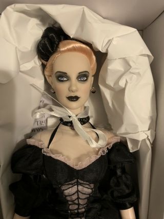 Tonner Tyler 16 " Re - Imagination Eye Of The Beholder Daphne Dressed Doll