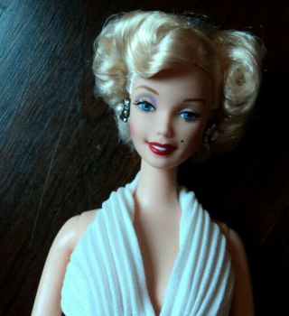 1999 Barbie As Marilyn Monroe In The Seven Year Itch White Dress