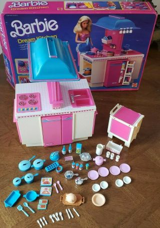 Vintage 1984 Mattel Barbie Dream Kitchen With Accessories Near Complete