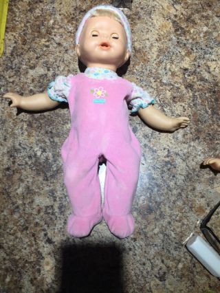 2006 Fisher Price Interactive Baby Doll Giggles,  Cues,  Eyes Move,  Sucks Bottle