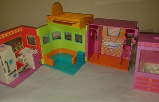 Polly Pocket Sparkle Apartment House Folding Playset 2002 Pretty Pink Pollyville