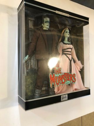 The Munsters 2001 Barbie Ken Doll giftset.  Herman and Lily Munster.  Tv show 2